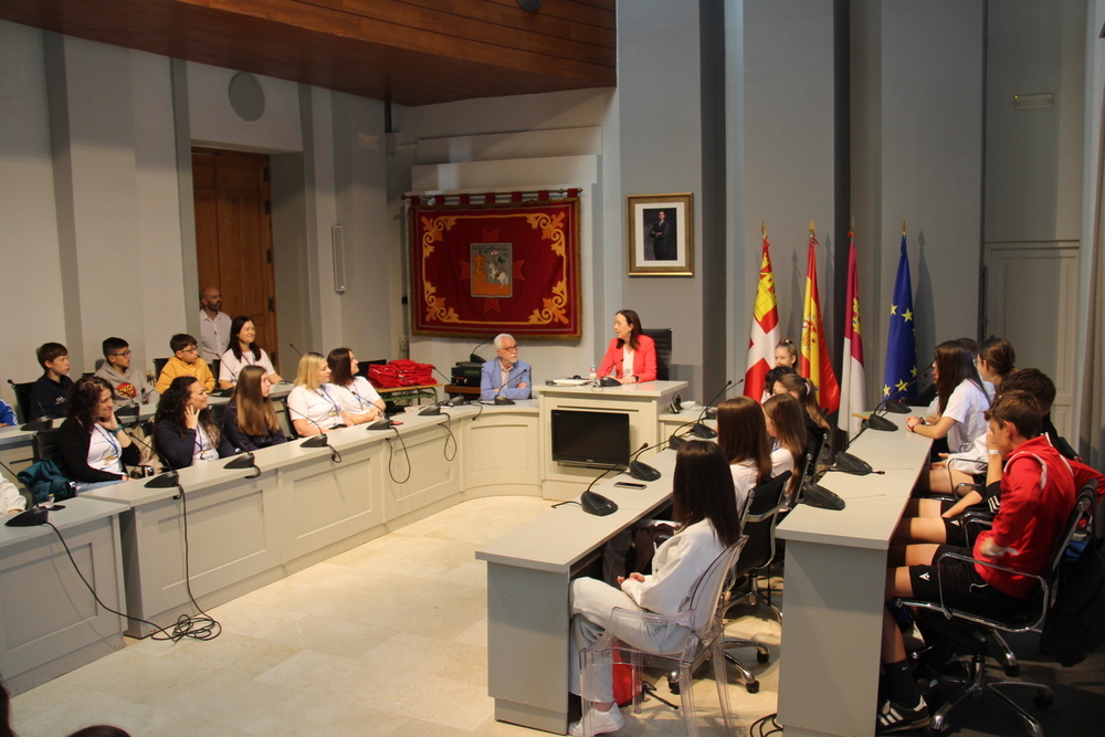 Los alumnos Erasmus visitan el Ayuntamiento