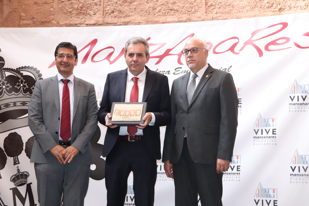 Manzanares premia a Efran, Aluminios Cortizo y Off Road Parts