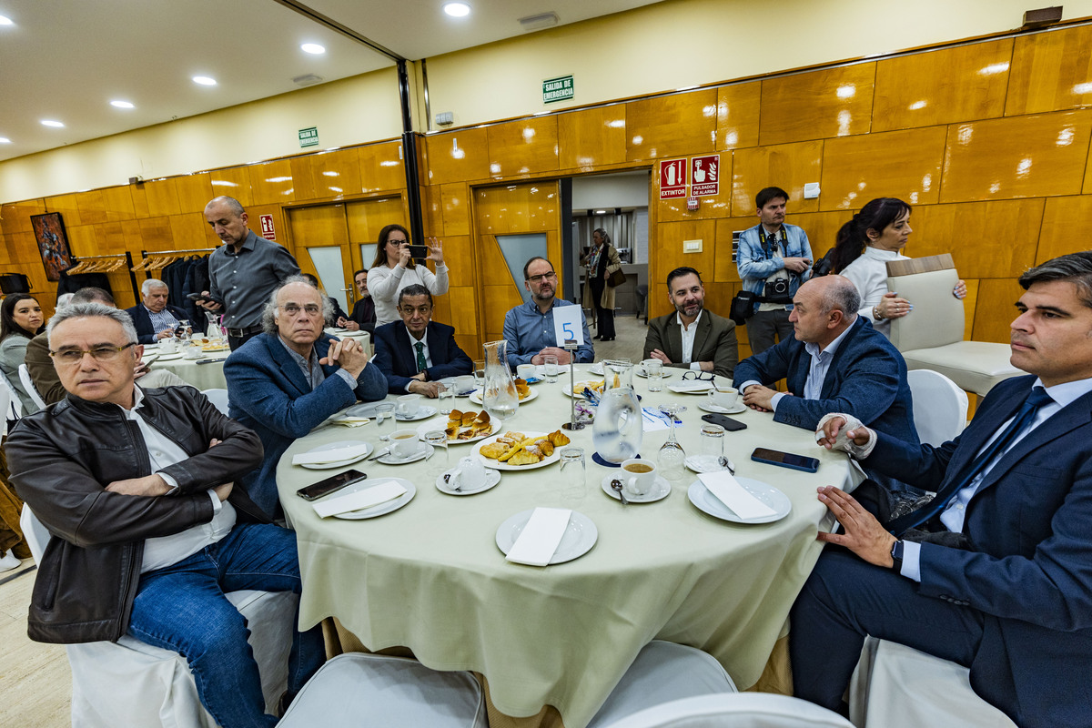 desayuno informativo de La Tribuna, sobre Loxs Desafíos del agua, con la presencia de Paco Ñuñez,, Francisco Cañizares y el ex ministro del PP Manuel Pimentél, desayuno informativo de la Tribuna sobre el Agua  / RUEDA VILLAVERDE