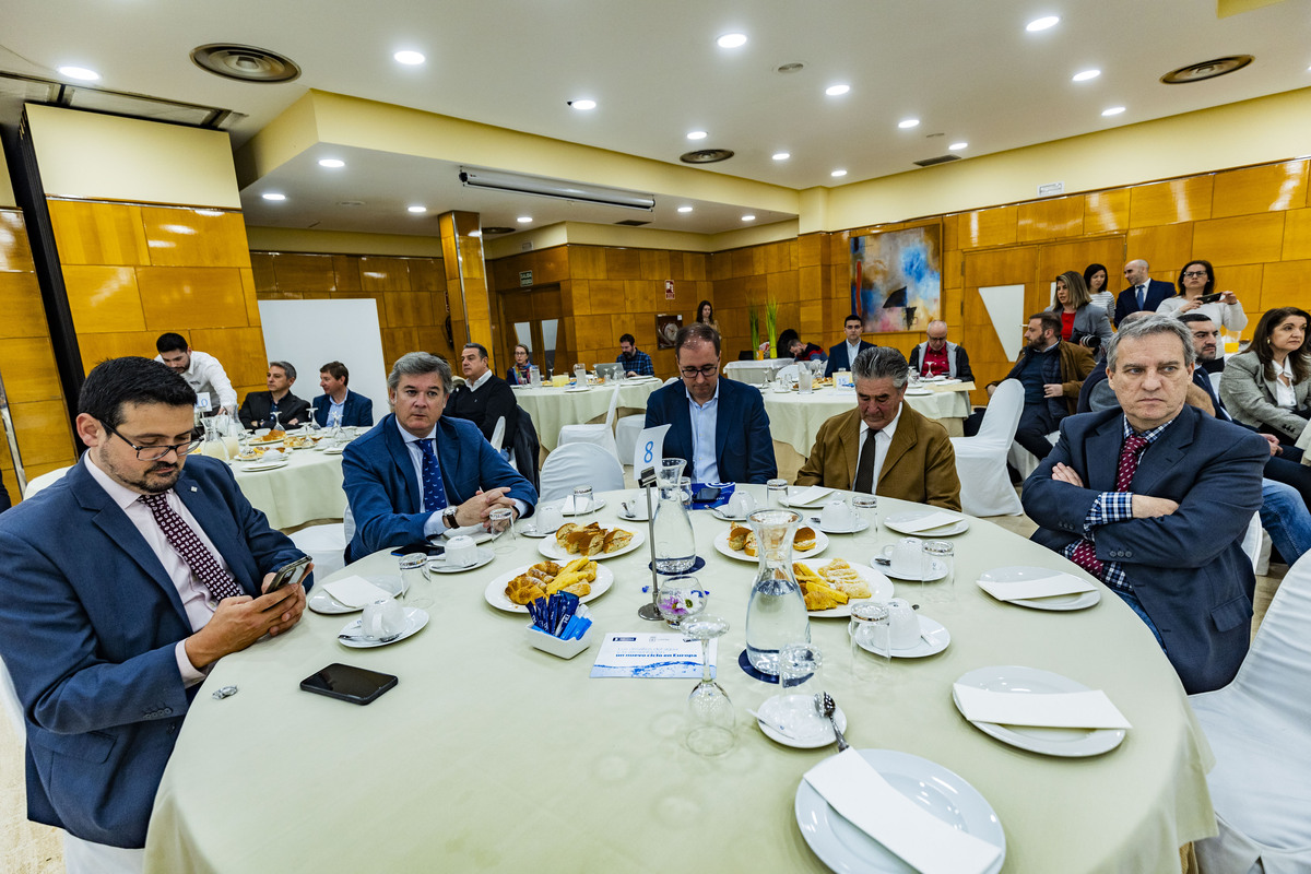 desayuno informativo de La Tribuna, sobre Loxs Desafíos del agua, con la presencia de Paco Ñuñez,, Francisco Cañizares y el ex ministro del PP Manuel Pimentél, desayuno informativo de la Tribuna sobre el Agua  / RUEDA VILLAVERDE