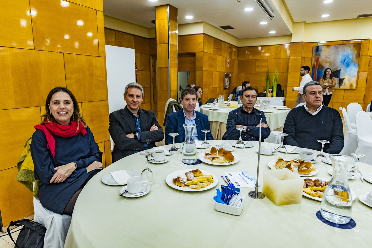 desayuno informativo de La Tribuna, sobre Loxs Desafíos del agua, con la presencia de Paco Ñuñez,, Francisco Cañizares y el ex ministro del PP Manuel Pimentél, desayuno informativo de la Tribuna sobre el Agua  / RUEDA VILLAVERDE