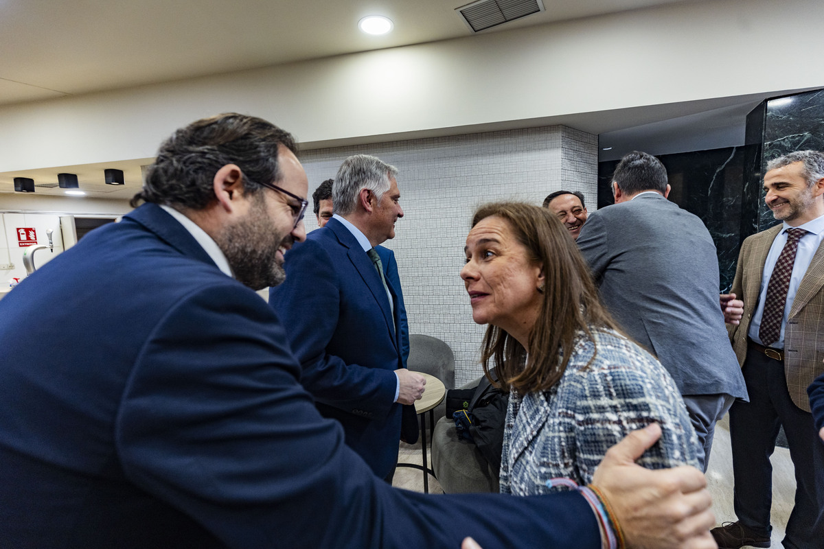 desayuno informativo de La Tribuna, sobre Loxs Desafíos del agua, con la presencia de Paco Ñuñez,, Francisco Cañizares y el ex ministro del PP Manuel Pimentél, desayuno informativo de la Tribuna sobre el Agua  / RUEDA VILLAVERDE