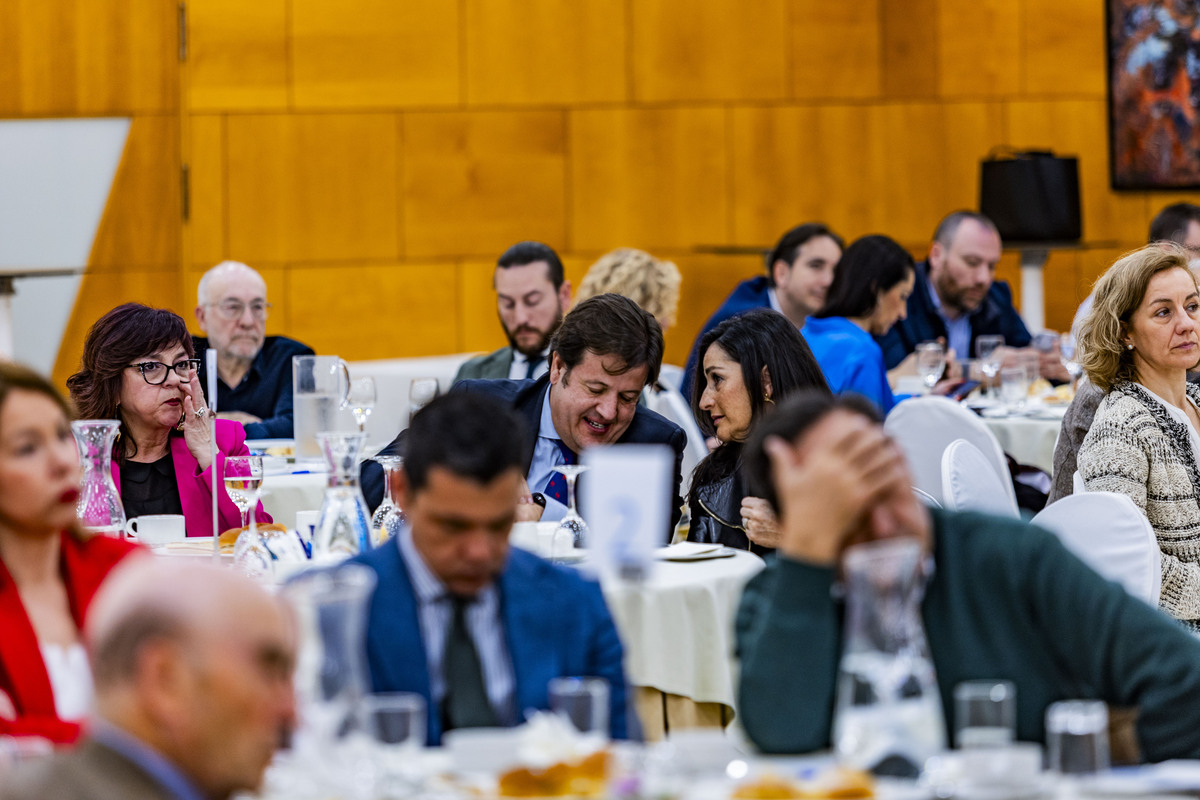 desayuno informativo de La Tribuna, sobre Loxs Desafíos del agua, con la presencia de Paco Ñuñez,, Francisco Cañizares y el ex ministro del PP Manuel Pimentél, desayuno informativo de la Tribuna sobre el Agua  / RUEDA VILLAVERDE