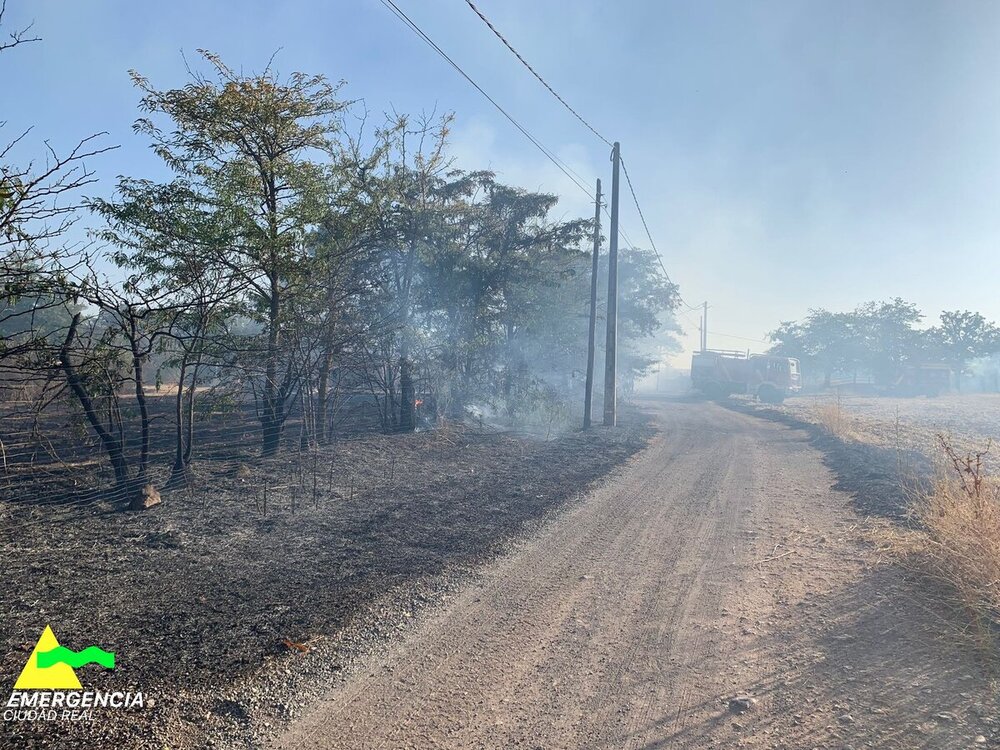 Un incendio en la Poblachuela provoca daños en dos viviendas