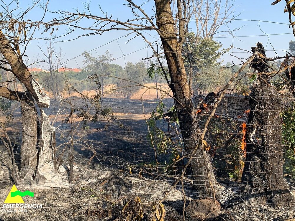 Un incendio en la Poblachuela provoca daños en dos viviendas