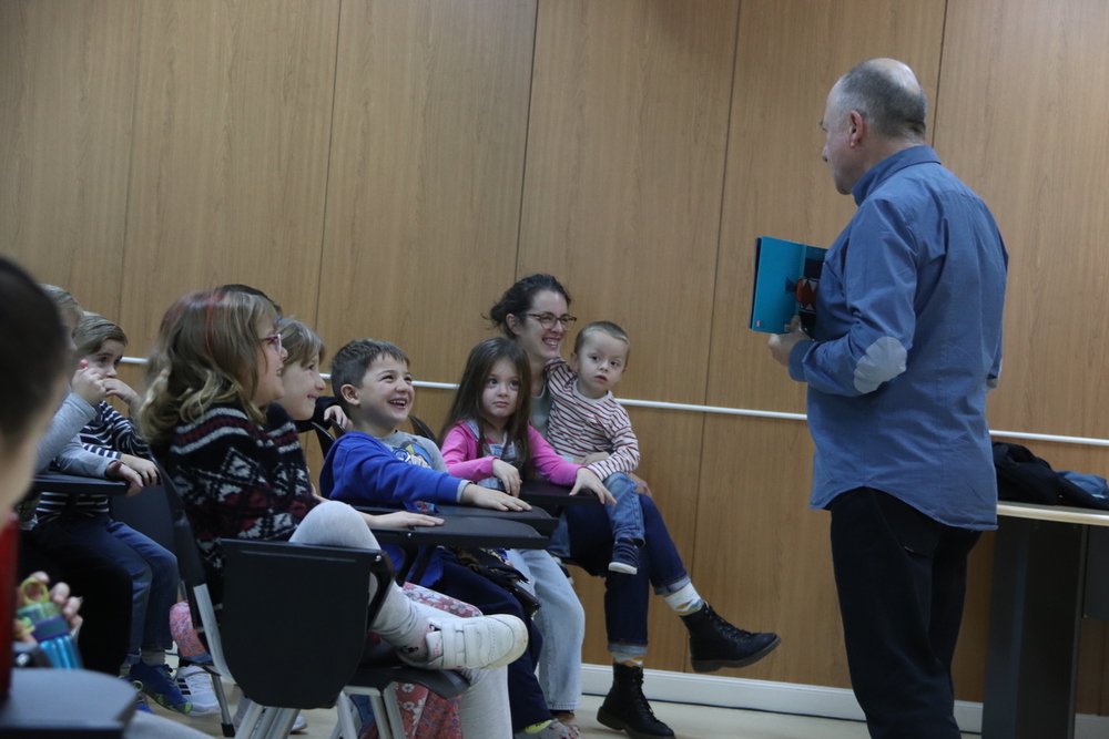 Cuentacuentos y presentaciones en el Día de la Biblioteca 