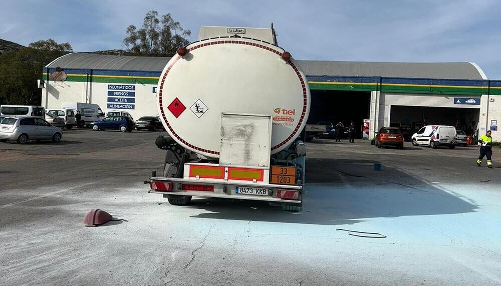 Extinguido el incendio de un camión cargado de carburante