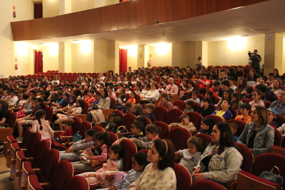 El Noticiario Cervantino se estrena ante 350 niños 