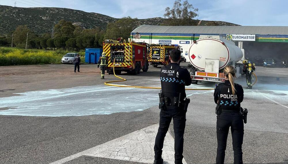 Extinguido el incendio de un camión cargado de carburante