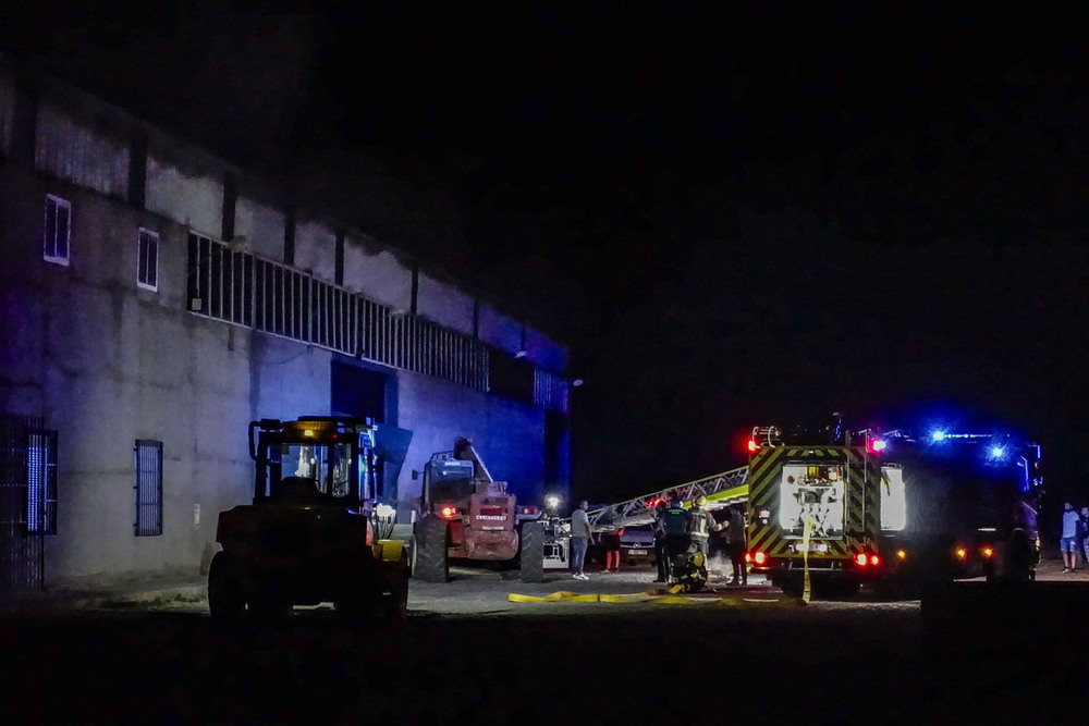 Controlado el incendio de la nave industrial de Almagro