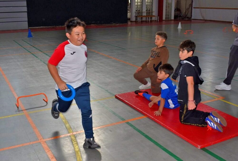 Seiscientos escolares se adentran en el atletismo