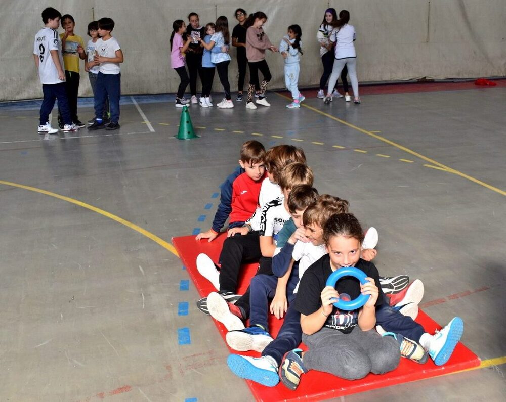 Seiscientos escolares se adentran en el atletismo