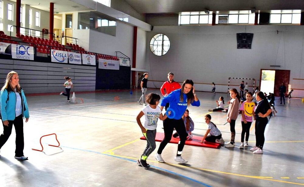 Seiscientos escolares se adentran en el atletismo