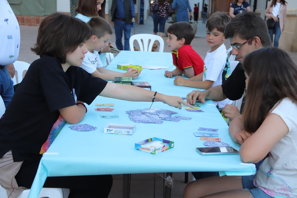 Los Talleres en Abierto 'toman' la plaza de la Constitución