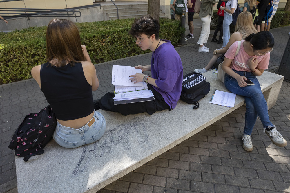 Más de 2.500 alumnos de la provincia 'velan armas ante la EvAU