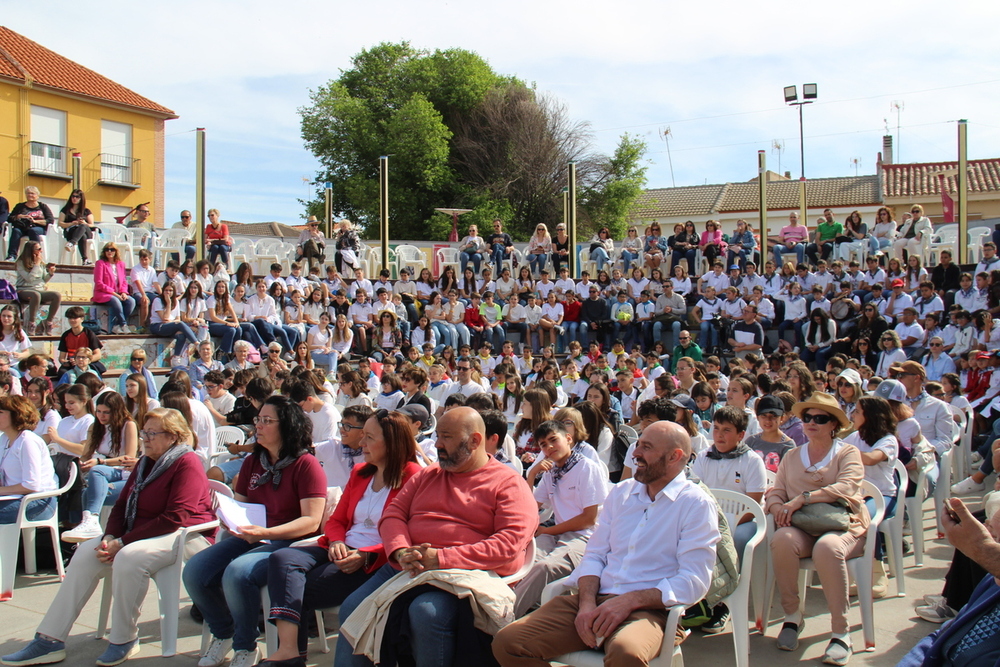 El Encuentro Escolar de Mayos reúne a más de 300 niños 