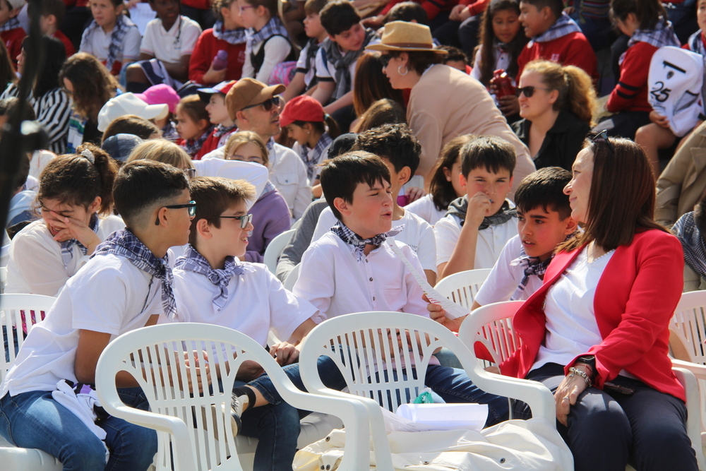 El Encuentro Escolar de Mayos reúne a más de 300 niños 