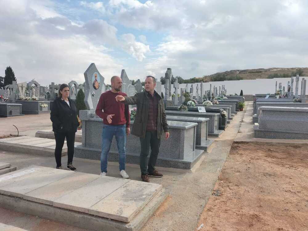 El cementerio de Herencia triplica las visitas estos días  