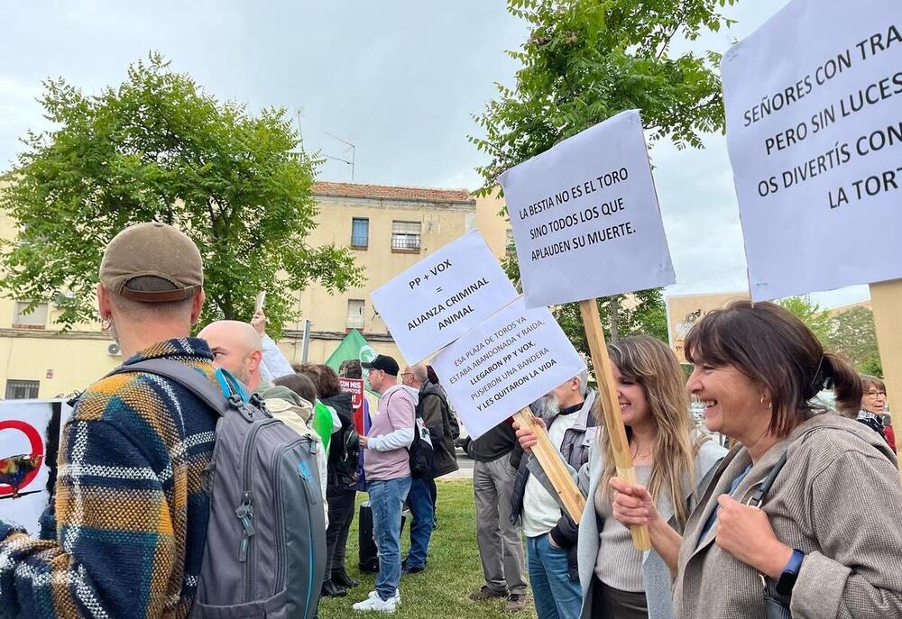 Asociación Antitaurina marchó contra la reapertura de la plaza