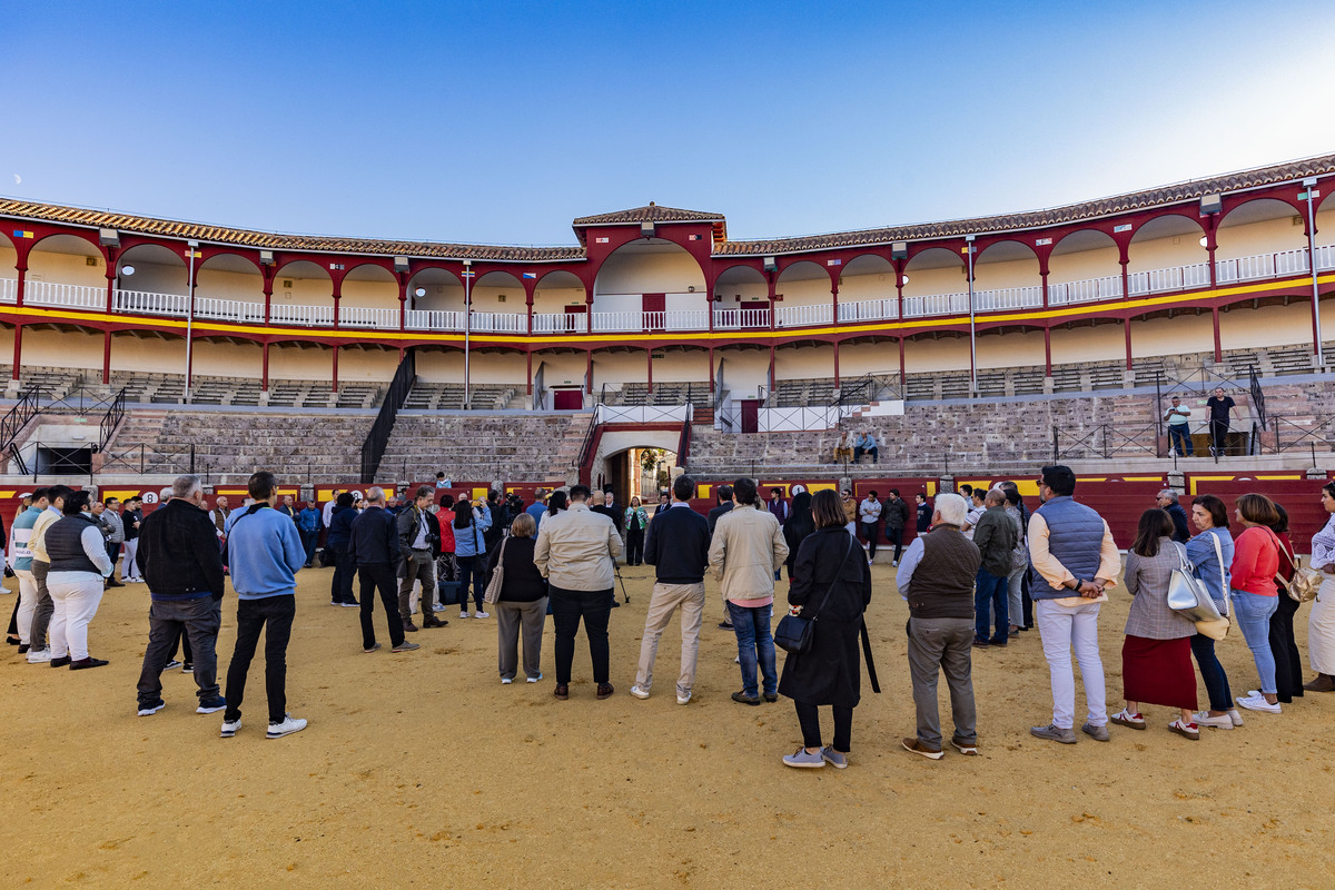 Presentción de la Escuela Taurina de Ciudad Real, con Anibal Ruiz y Carlos Aranda, como profesores de la escuela taurina, y Fatima de la Flor, como concejala de festejos en la Plaza de toros  / RUEDA VILLAVERDE