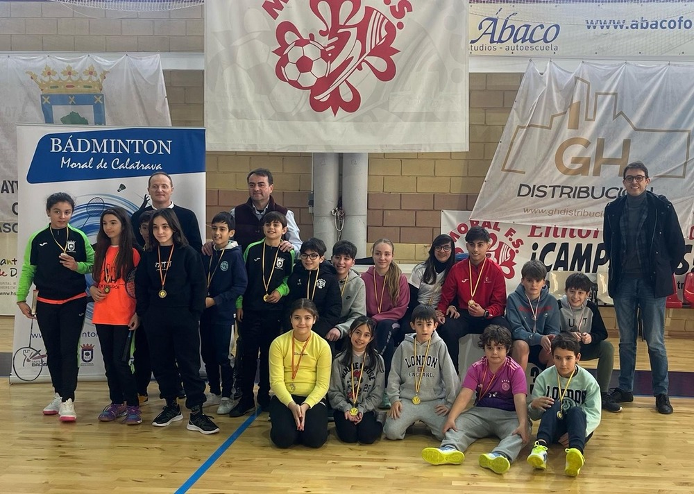 Moral celebra un Torneo Interescuelas de Bádminton