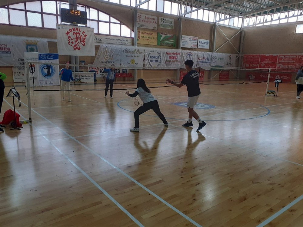 Moral celebra un Torneo Interescuelas de Bádminton