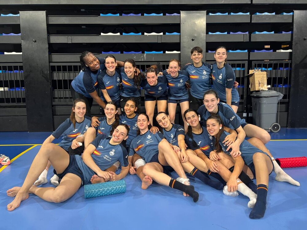 Las jugadoras de la selección júnior, después de un entrenamiento.