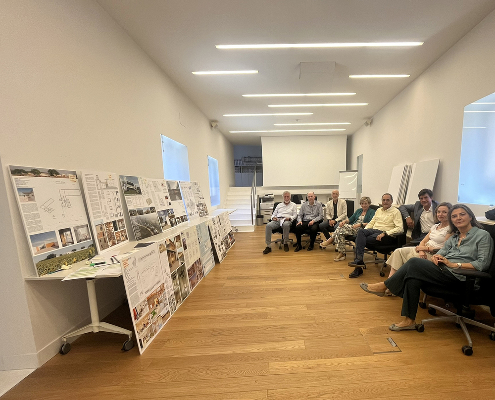 Los arquitectos de CLM premian el gimnasio municipal de Corral