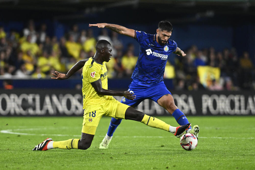 El Getafe respira y frena al Villarreal