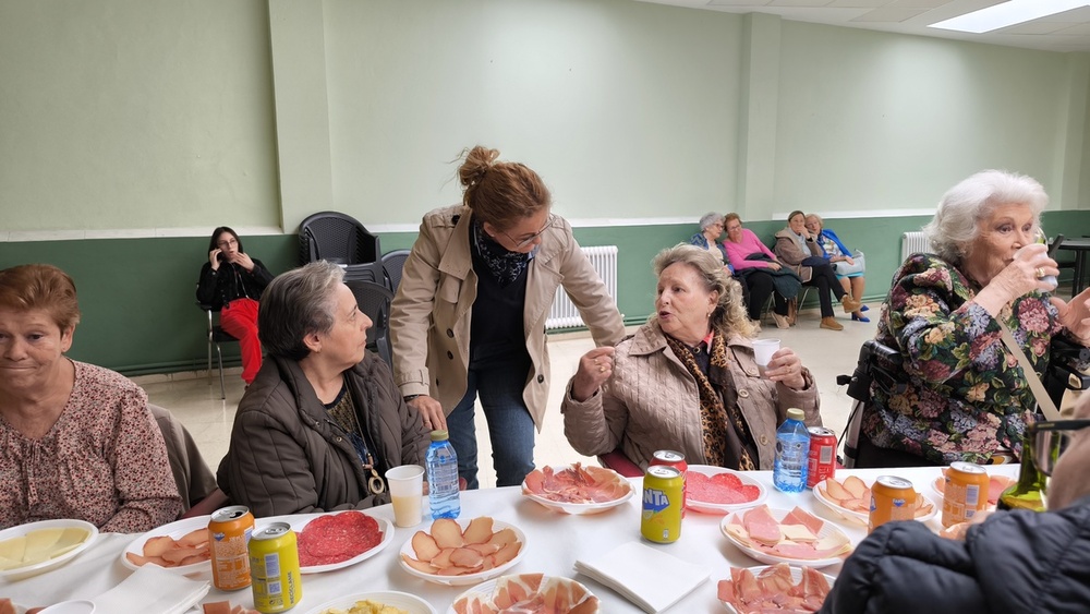 El barrio Fuensanta Larache homenajea a sus mayores