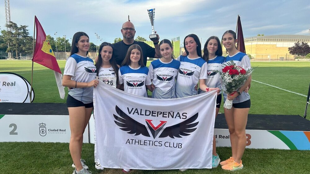 Integrantes del Valdepeñas Athletics Club-Sistemas Valcom.