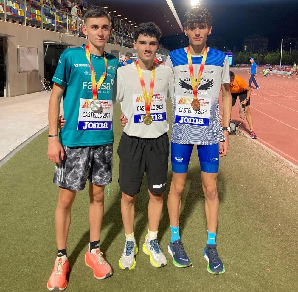 Unai Naranjo (izquierda) fue plata en el reciente Nacional Sub 20 en la prueba de 3.000 metros.