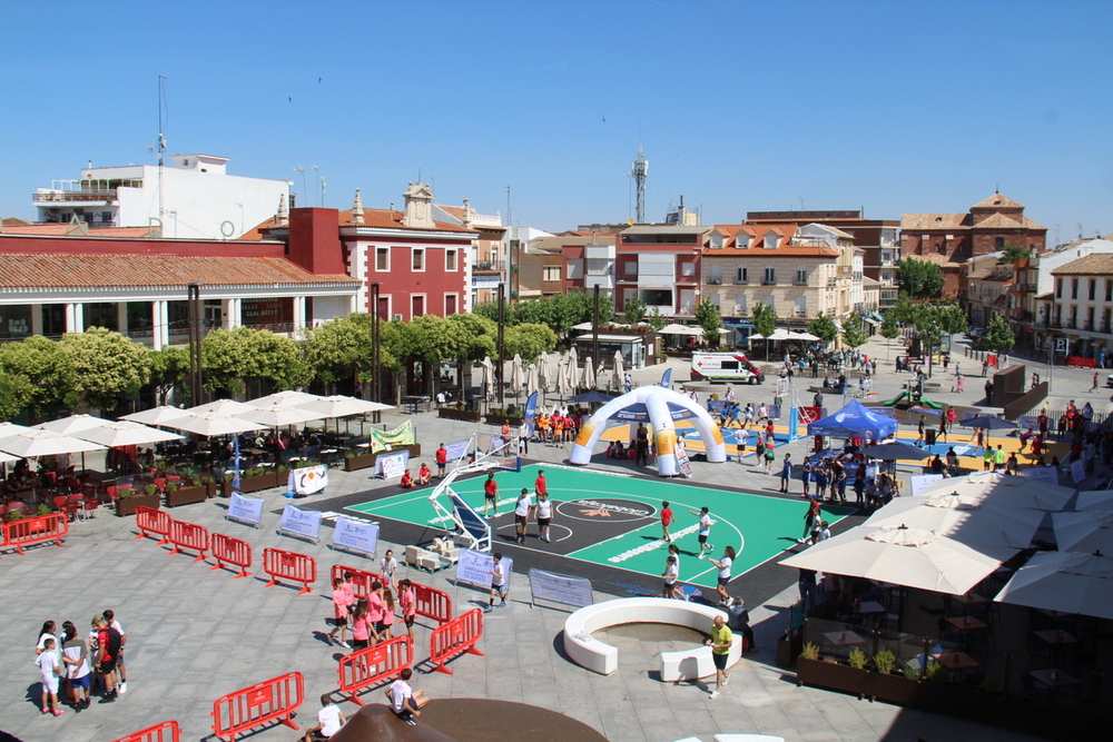 200 escolares juegan al baloncesto en Alcázar