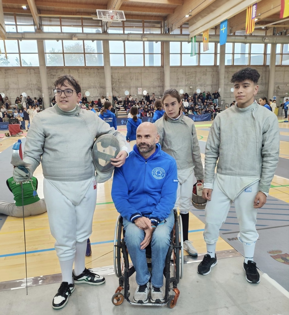 Los tiradores del club, con Gustavo Molina.