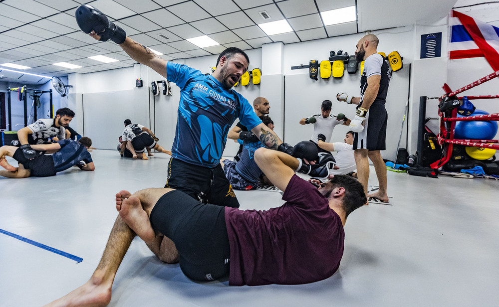 Un grupo de luchadores del Gimnasio AMM Ciudad Real, durante uno de sus entrenamientos.