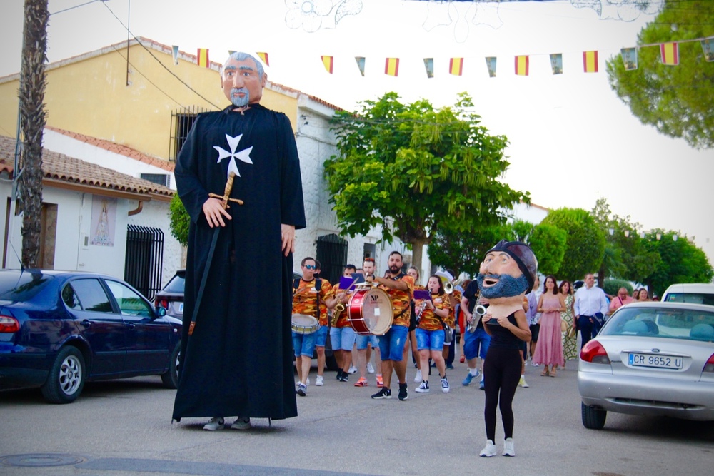 Fiestas en Honor a la Virgen de los Ángeles en Cinco Casas