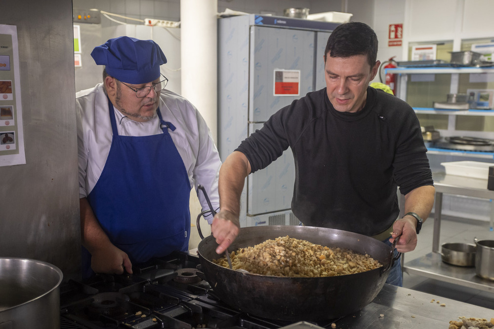 Migas solidarias por la DANA en el IES Santa María de Alarcos