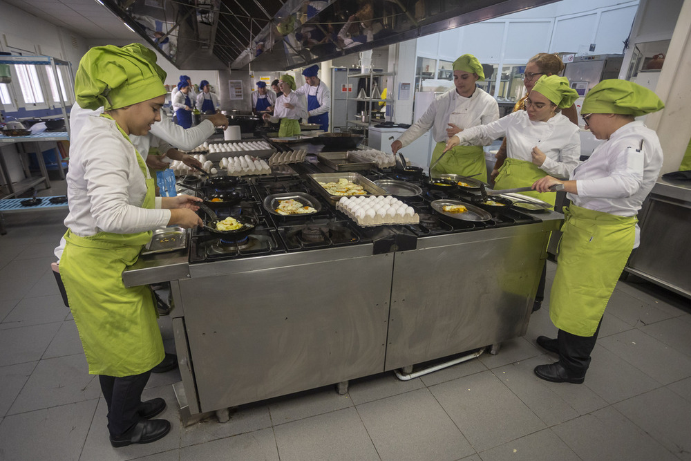 Migas solidarias por la DANA en el IES Santa María de Alarcos