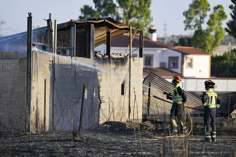 Un incendio en la Poblachuela provoca daños en dos viviendas