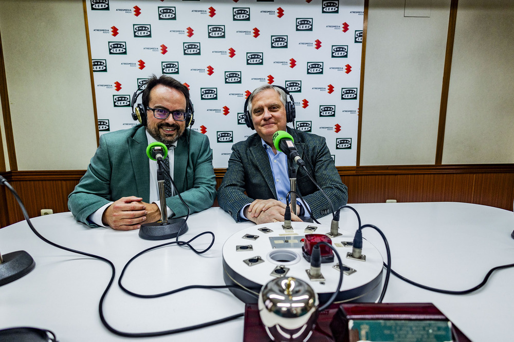 Noventa años de radio, noventa años de historias