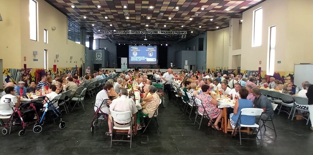 Los jubilados clausuran su semana cultural con una gran comida