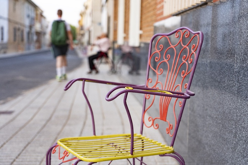 Original homenaje callejero de #Calzada a Pedro Almodóvar