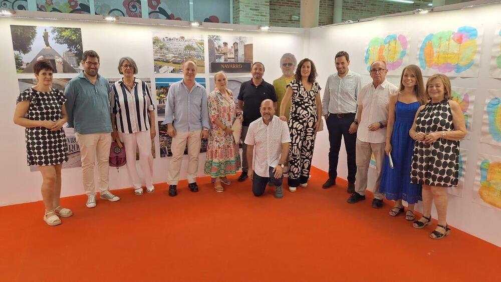 Calzada inaugura la muestra 'Cementerio Almodóvar'