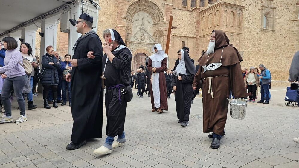 El carnaval homenajea a ‘Manolillo’ y a ‘Registra'