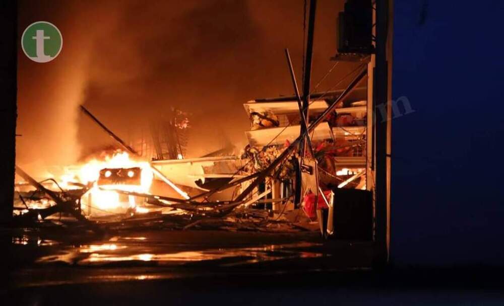 Controlado el incendio que ha arrasado un bazar chino