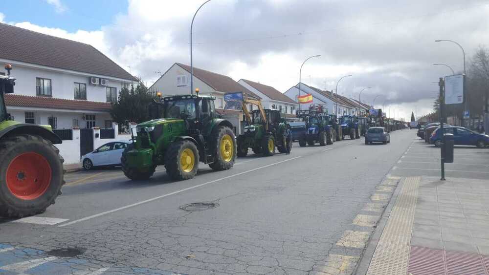 Los agricultores trasladan su protesta al mercadillo