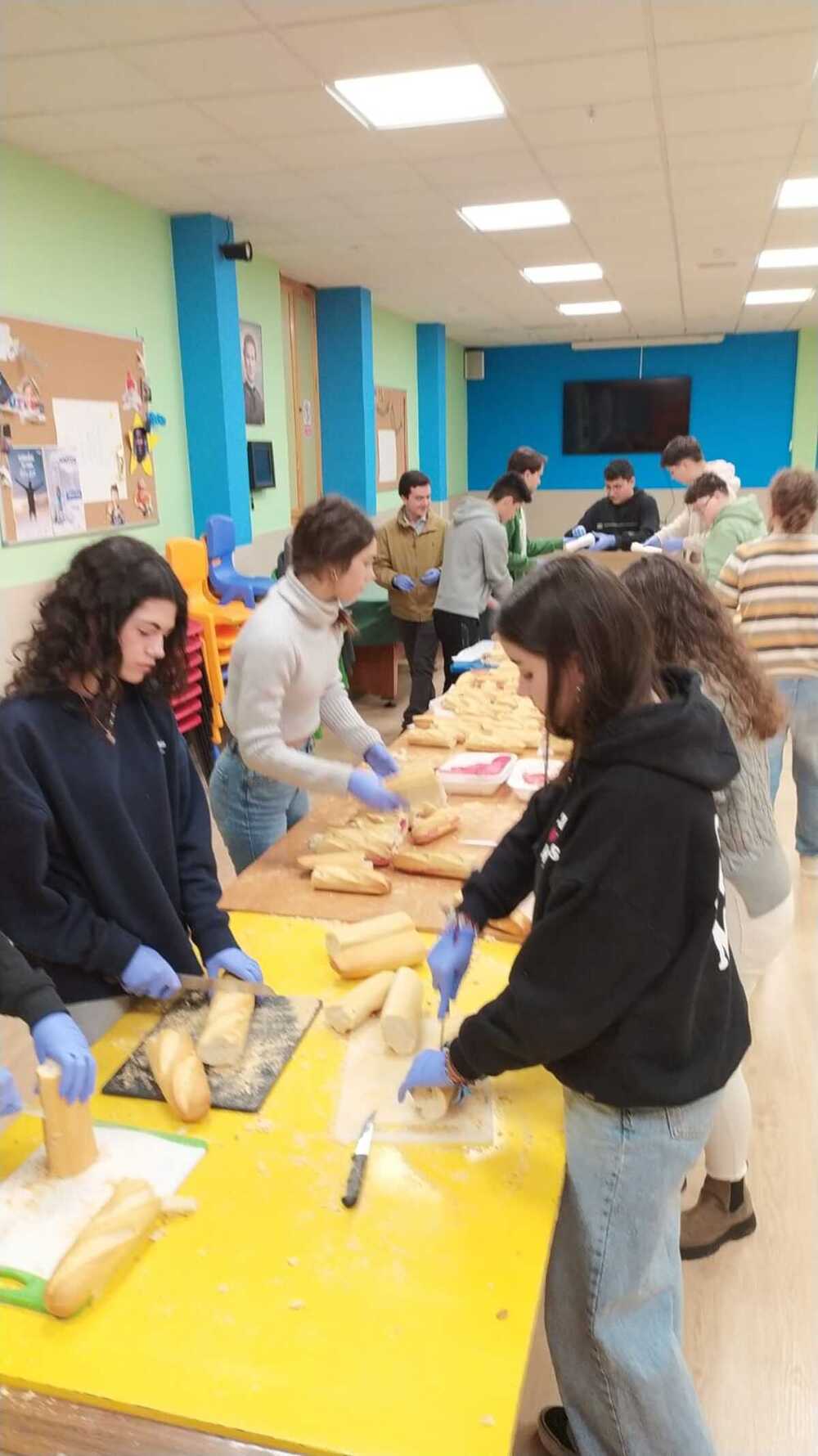 Los Salesianos saborean su bocadillo más solidario