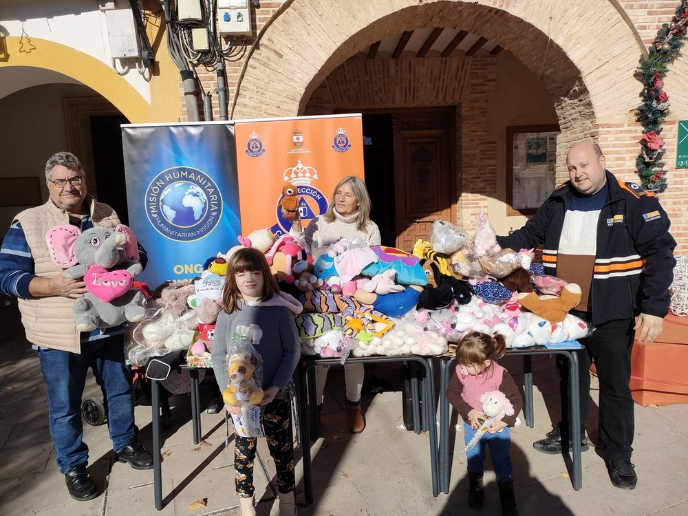 Carrión recoge peluches y juguetes para niños de la Dana