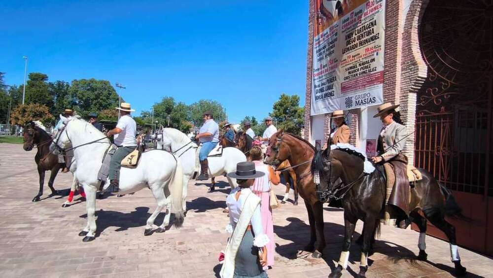 Ciudad Real cumple con la tradición ecuestre de su pasacalles