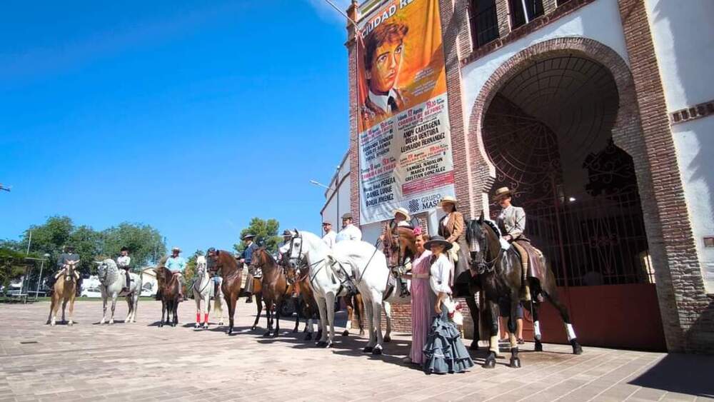 Ciudad Real cumple con la tradición ecuestre de su pasacalles